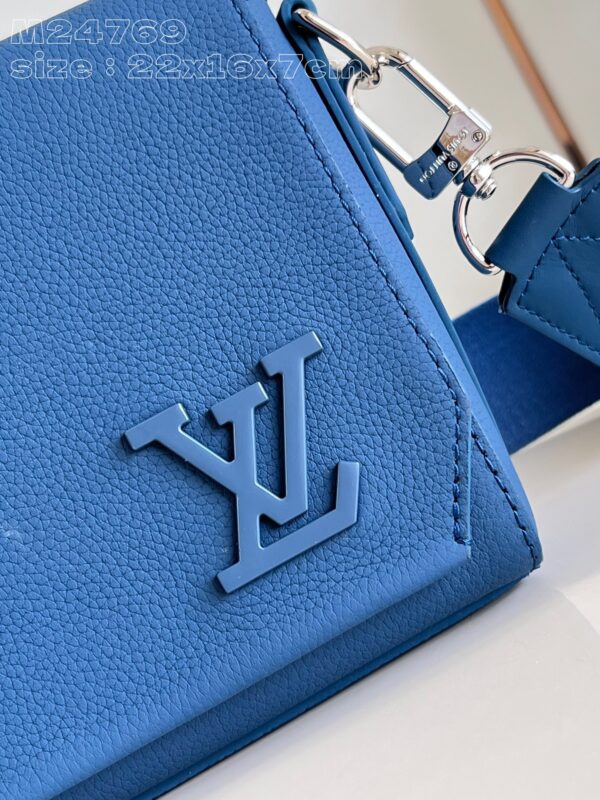 Louis Vuitton Takeoff Messenger PM