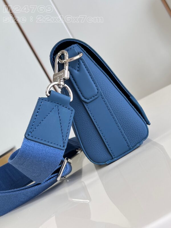 Louis Vuitton Takeoff Messenger PM