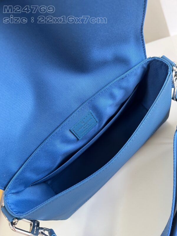 Louis Vuitton Takeoff Messenger PM