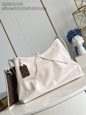 Louis Vuitton CarryAll MM