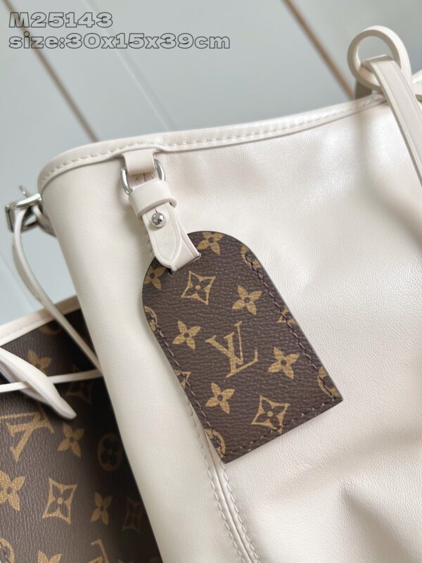 Louis Vuitton CarryAll MM