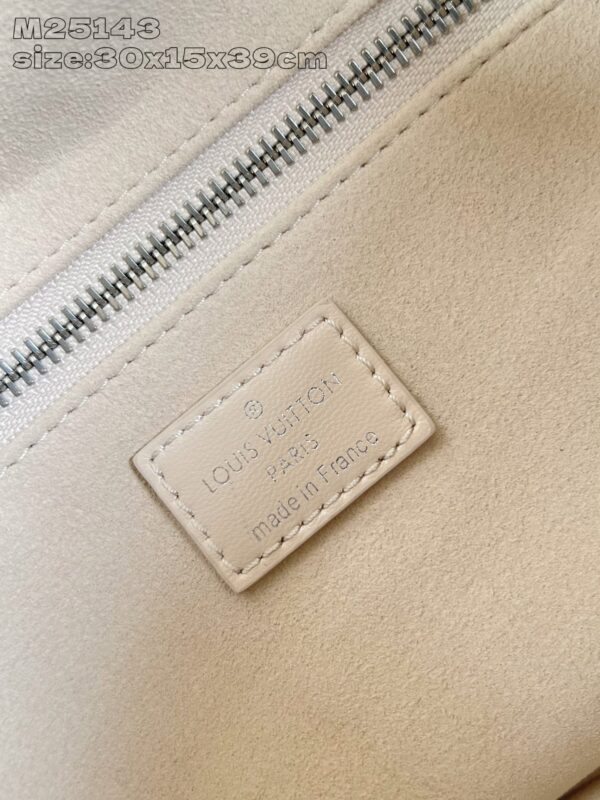 Louis Vuitton CarryAll MM