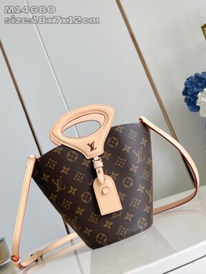 Louis Vuitton	Rivage BB