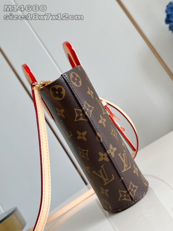 Louis Vuitton	Rivage BB