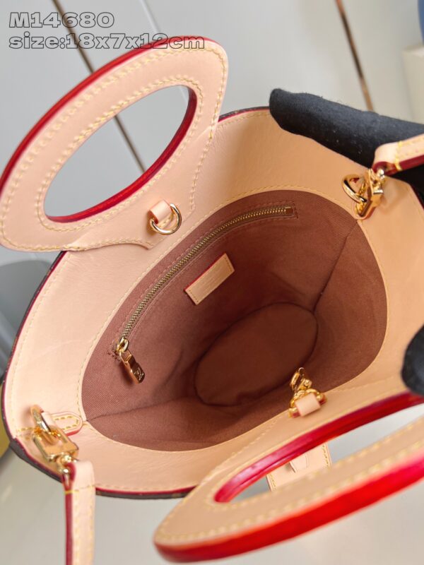 Louis Vuitton	Rivage BB