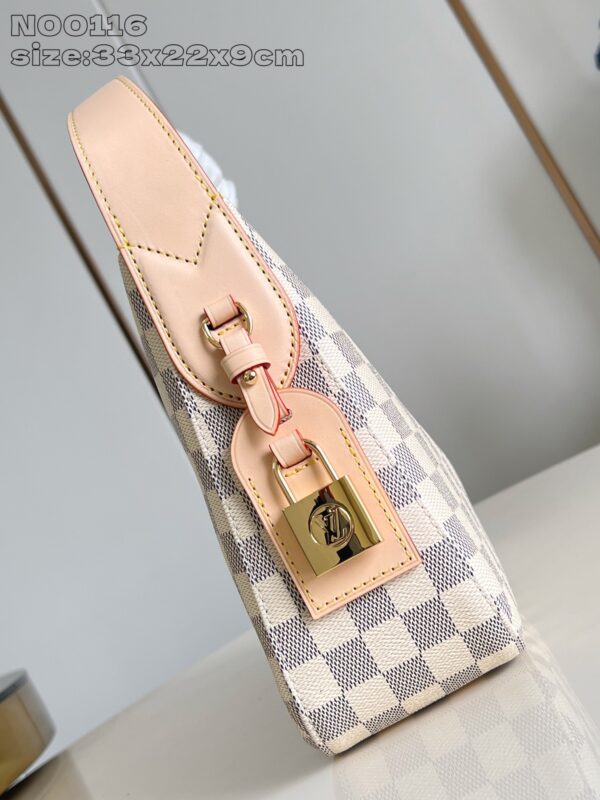 Louis Vuitton 	Slouchy PM