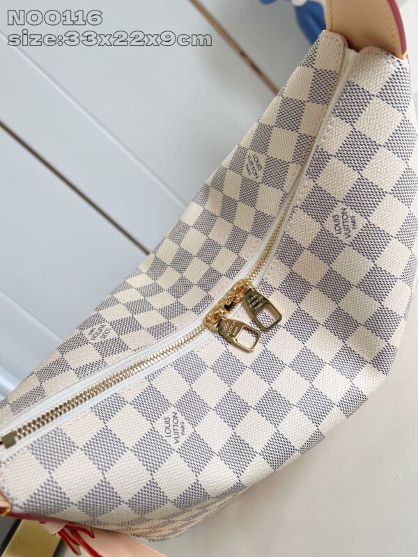 Louis Vuitton 	Slouchy PM