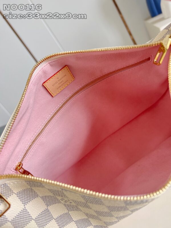 Louis Vuitton 	Slouchy PM