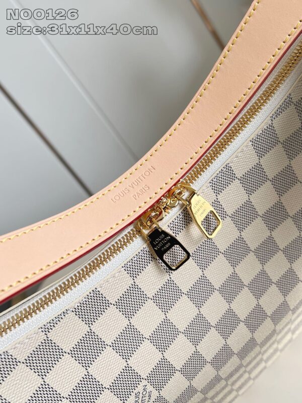 Louis Vuitton	Slouchy MM