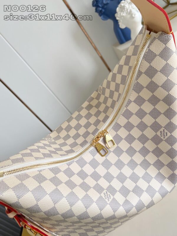 Louis Vuitton	Slouchy MM