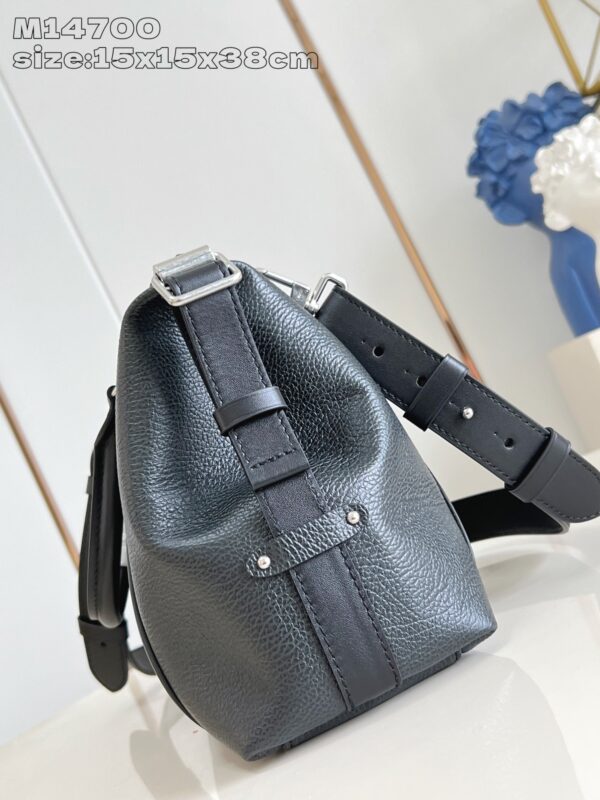 Louis Vuitton	LV Biker MM