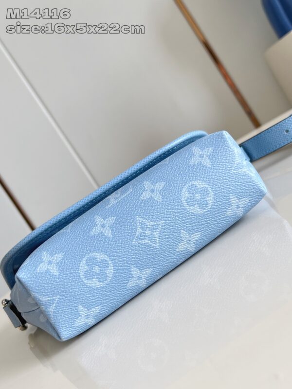 Louis Vuitton	Pulse Wearable Wallet