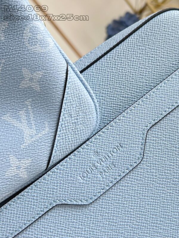 Louis Vuitton 	Trio Messenger