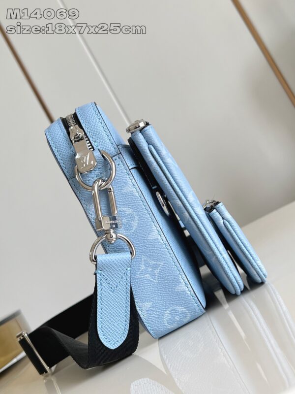 Louis Vuitton 	Trio Messenger
