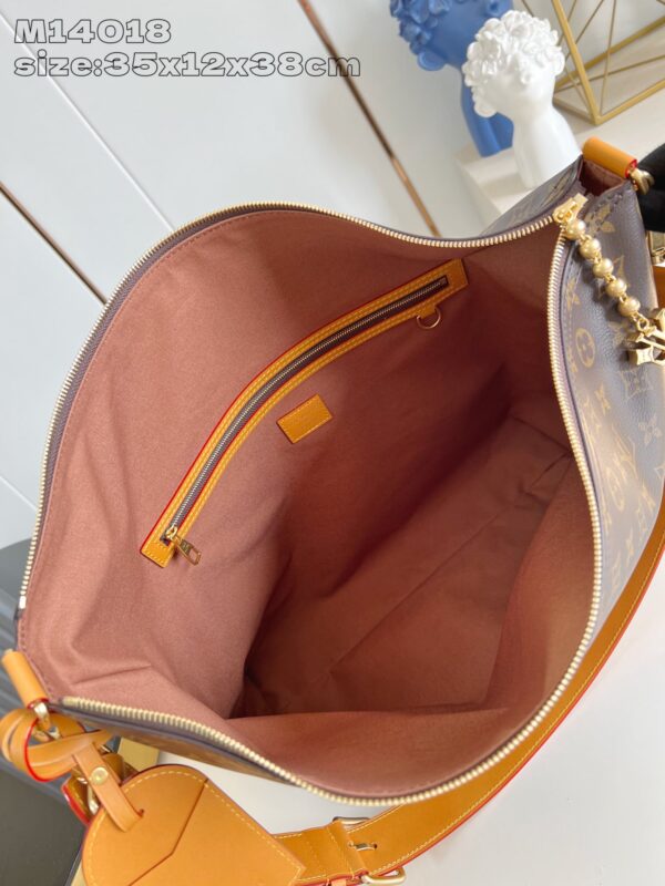 Louis Vuitton 	Vagabond Hobo