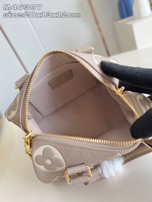 Louis Vuitton	Louis Vuitton Speedy Bandoulière 20