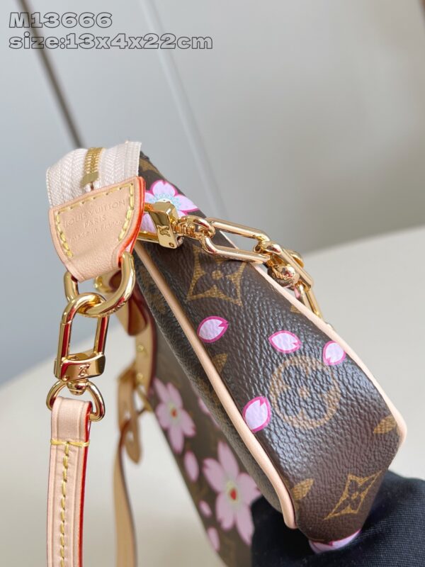 Louis Vuitton 	LV x TM Pochette Accessoires