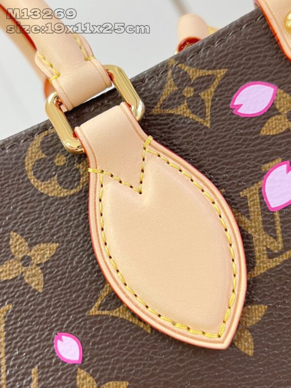 Louis Vuitton	LV x TM OnTheGo PM