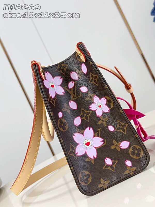 Louis Vuitton	LV x TM OnTheGo PM