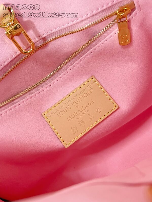 Louis Vuitton	LV x TM OnTheGo PM