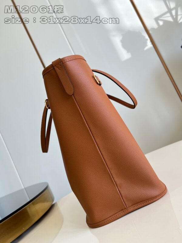 Louis Vuitton 	Neverfull Inside Out MM