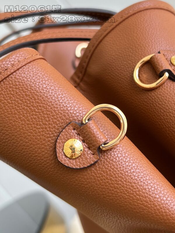 Louis Vuitton 	Neverfull Inside Out MM