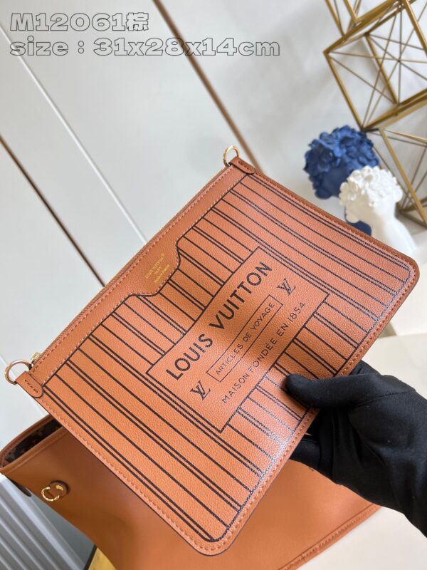 Louis Vuitton 	Neverfull Inside Out MM