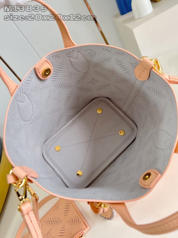 Louis Vuitton	Blossom PM