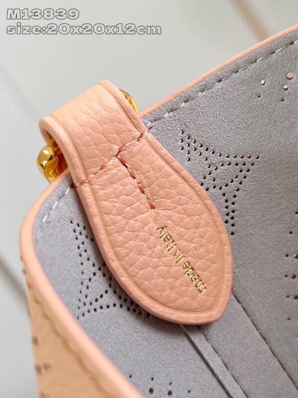 Louis Vuitton	Blossom PM