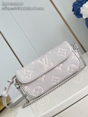 Louis Vuitton	Wallet on Chain Ivy