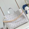 Louis Vuitton	Bella Tote