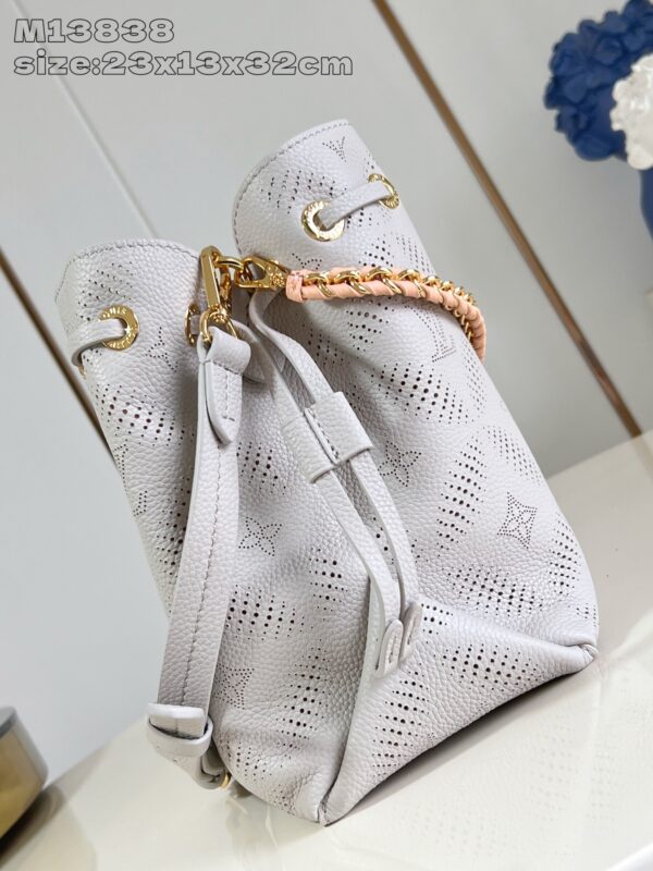 Louis Vuitton	Bella Tote