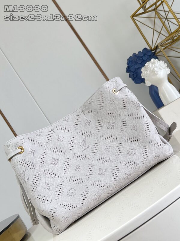 Louis Vuitton	Bella Tote