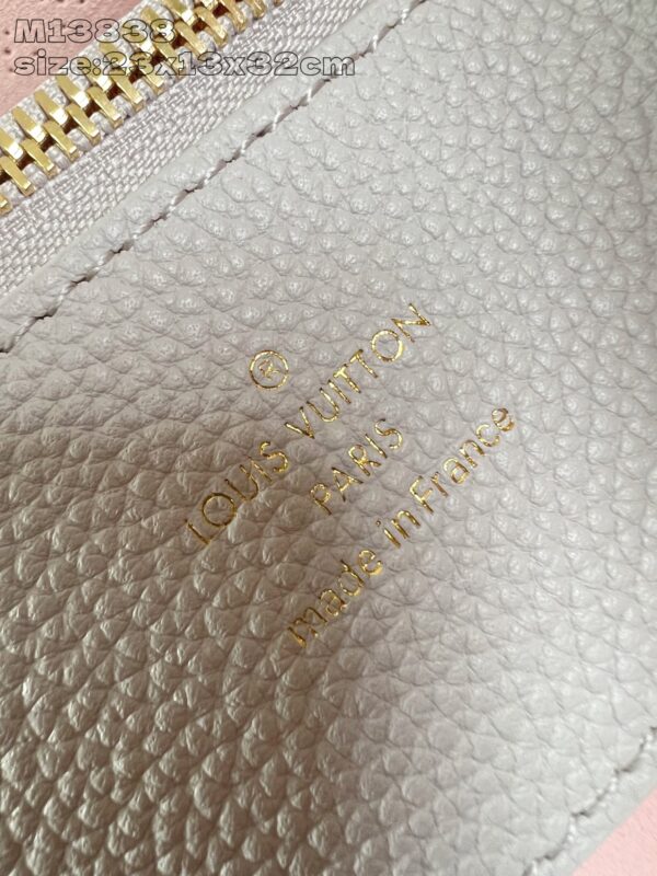 Louis Vuitton	Bella Tote