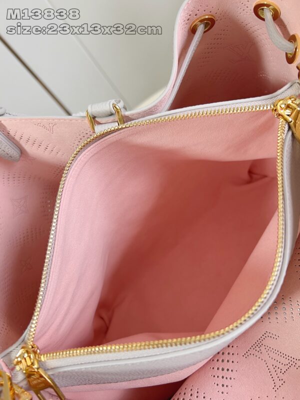 Louis Vuitton	Bella Tote