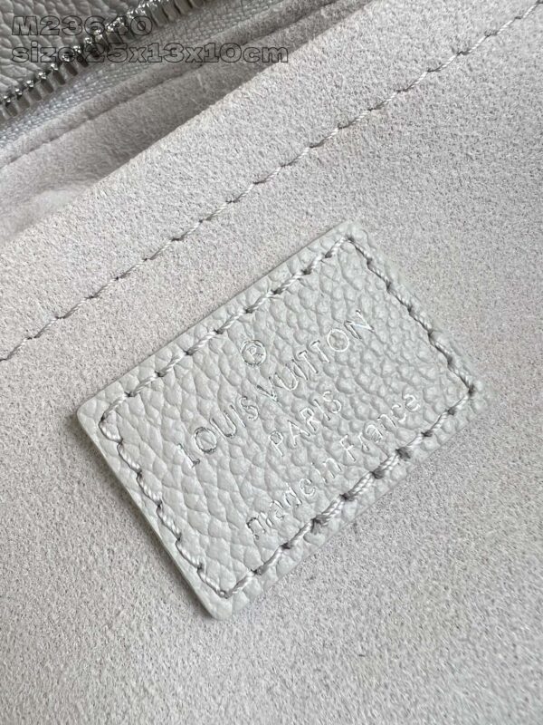 Louis Vuitton	OnTheGo East West