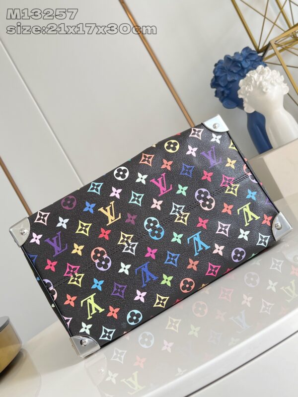 Louis Vuitton	LV x TM Speedy Soft 30