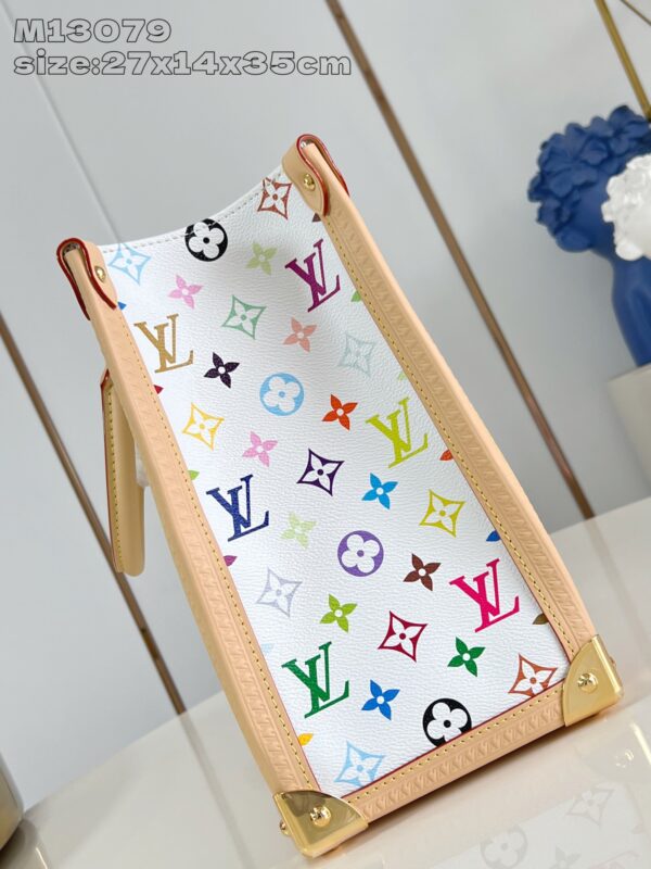 Louis Vuitton	LV x TM OnTheGo MM