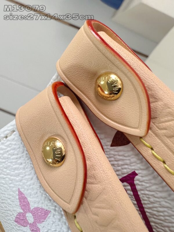 Louis Vuitton	LV x TM OnTheGo MM