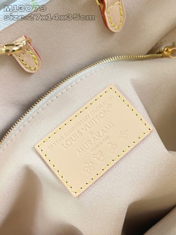 Louis Vuitton	LV x TM OnTheGo MM