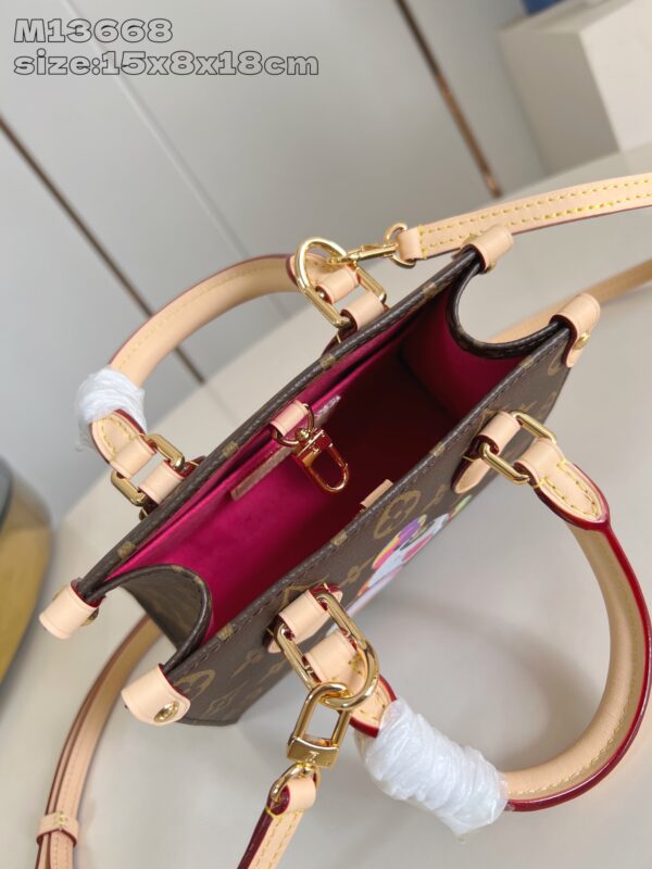 Louis Vuitton	LV x TM OnTheGo BB