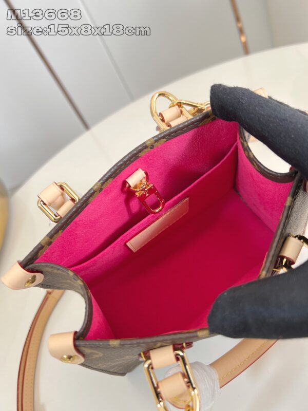 Louis Vuitton	LV x TM OnTheGo BB