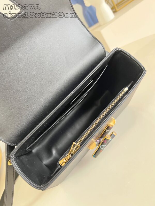 Louis Vuitton	LV x TM Twist MM Slim