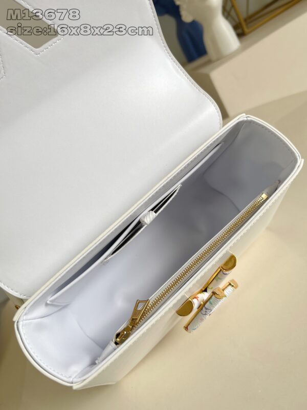 Louis Vuitton	LV x TM Twist MM Slim