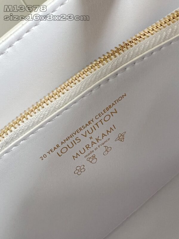 Louis Vuitton	LV x TM Twist MM Slim