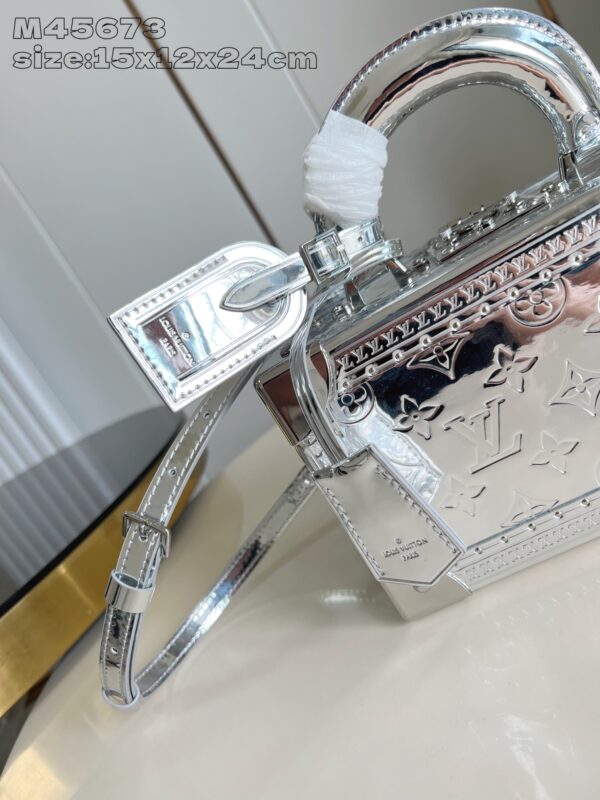 Louis Vuitton 	Valisette Trésor
