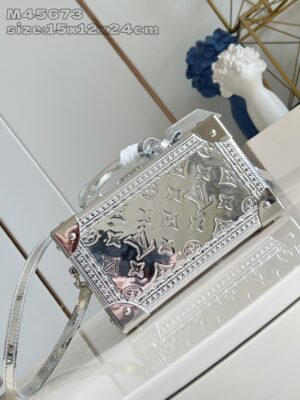 Louis Vuitton 	Valisette Trésor