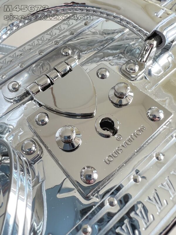 Louis Vuitton 	Valisette Trésor