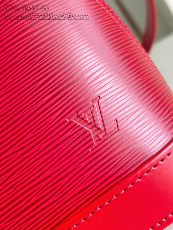 Louis Vuitton	Alma BB