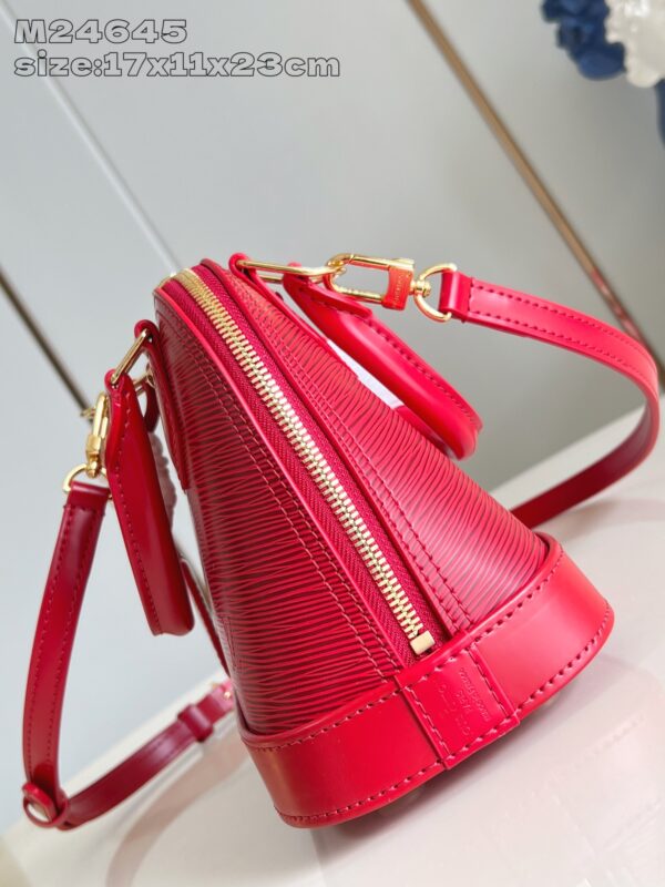 Louis Vuitton	Alma BB